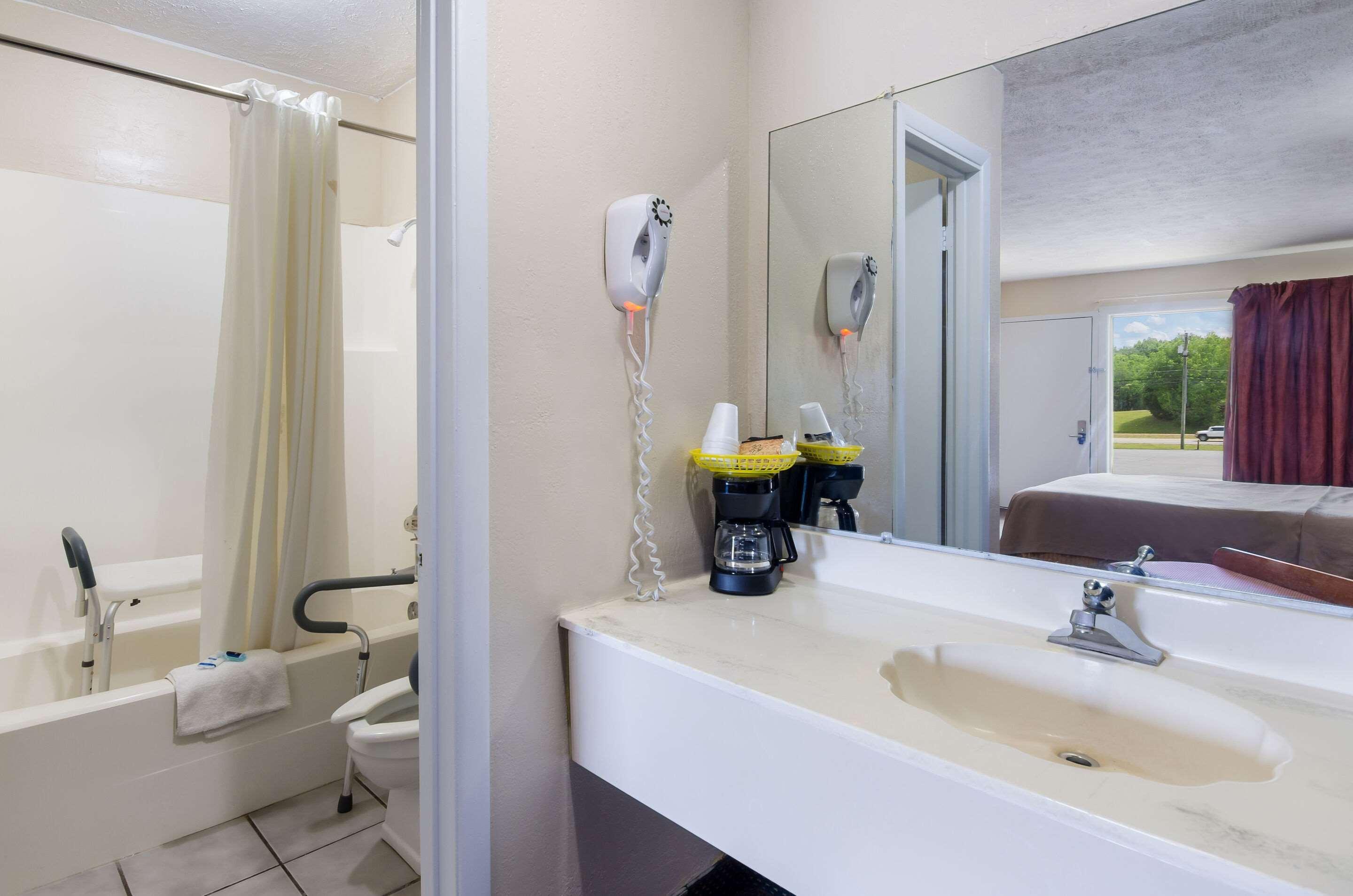 Rodeway Inn Church Hill - Tri Cities Area Esterno foto