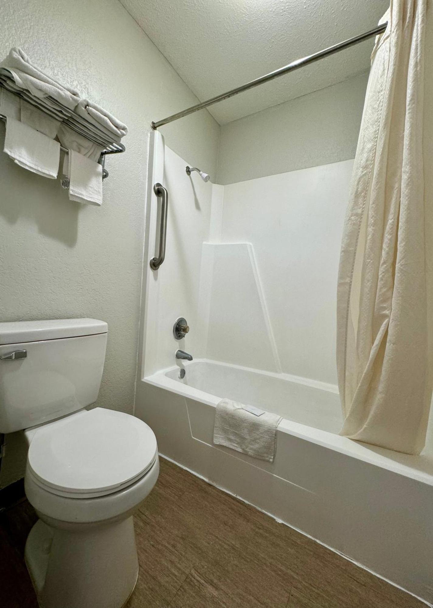 Rodeway Inn Church Hill - Tri Cities Area Esterno foto