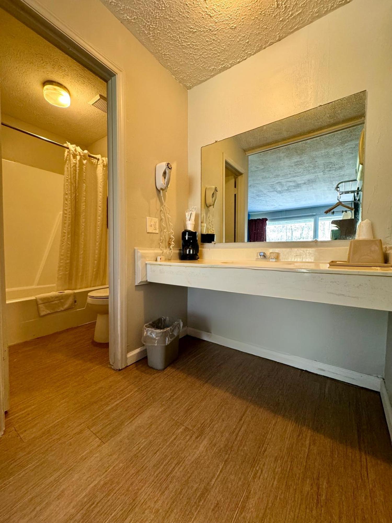 Rodeway Inn Church Hill - Tri Cities Area Esterno foto